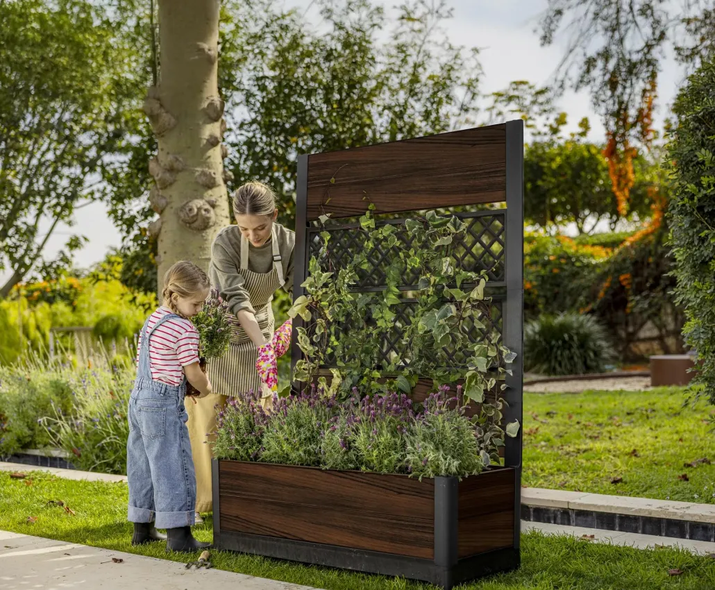 Planters|Garden Beds>Keter Rhumbos 26 Gallon Privacy Screen Planter - Rosewood Brown