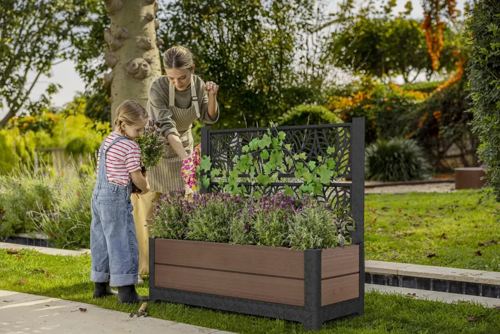 Planters|Garden Beds>Keter Tulip 26 Gallon Privacy Screen Planter - Brown